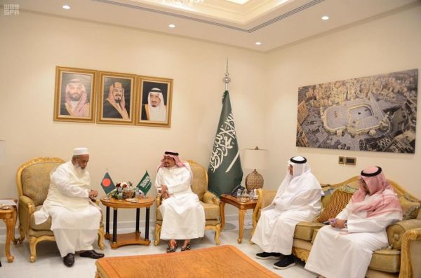 أمير منطقة حائل يستقبل وفدًا من مجلس الشورى
