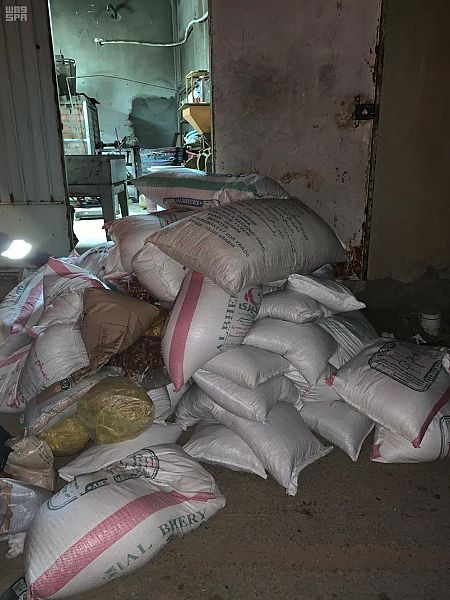 مصرع قيادي حوثي وجرح آخر وتدمير عدد من آليات المليشيا في منطقة حجور