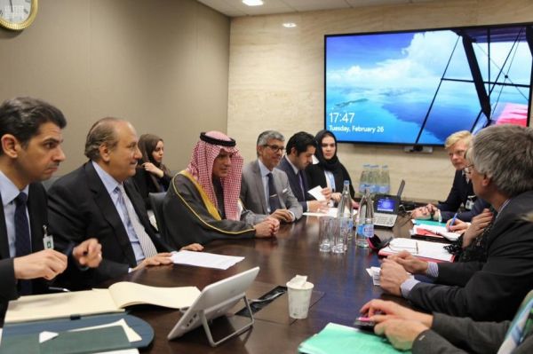 وزير الدولة للشؤون الخارجية يلتقي وزير الخارجية البولندي