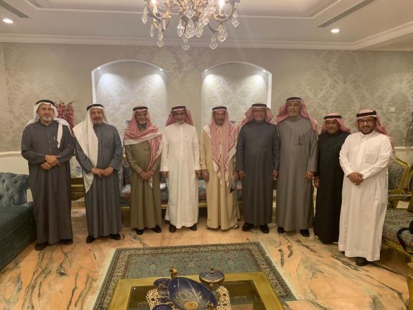 بدء حملات تصحيح لوحات المحال التجارية المضللة