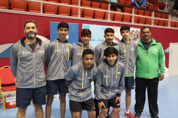 السفير البريطاني يتوج السالم بجائزة الإنجاز المهني