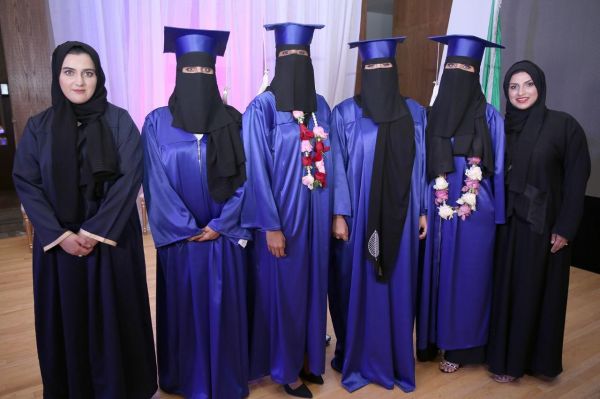 التجارة تداهم مزرعة بالأحساء تستخدم لعمليات غش المعسل والجراك