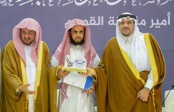 جامعة الفيصل تحتفي بتخريج طلاب كلية الهندسة