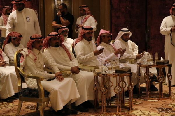 فريق طبي بمستشفى الإيمان العام ينهي معاناة ثلاثيني من الحول الوحشي