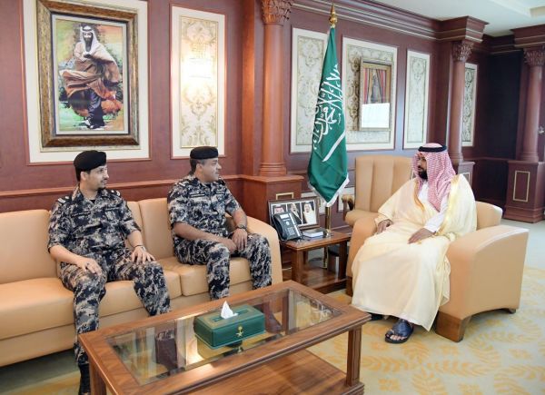 نائب أمير جازان يستقبل مدير جامعة جازان ويتسلّم التقرير السنوي للجامعة