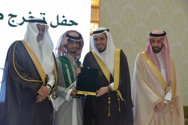 أمير منطقة الجوف يلتقي المواطنين والمسؤولين بمحافظة طبرجل