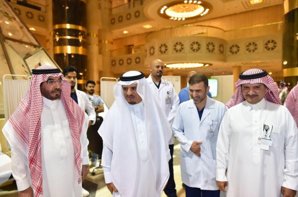 الأمير بدر بن سلطان‬⁩ يكرم طلاب مكة الفائزين ببطولة فرسان التعليم