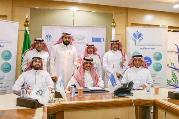 آل الشيخ يشكر المسعف صالح اليامي لمباشرته حادثا خارج دوامه