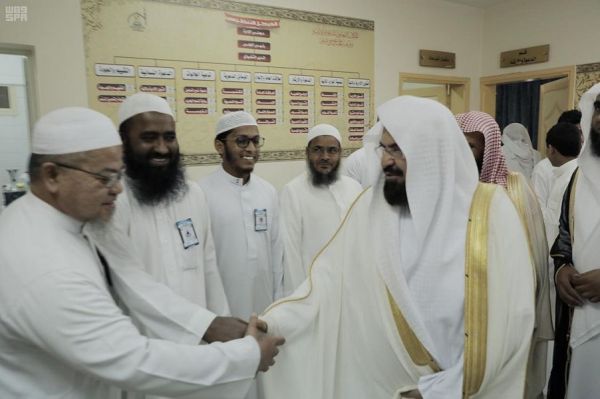 مدير الجامعة الإسلامية يوقع عقد خدمات أكاديمية مع جامعة انتساري الإندونيسية