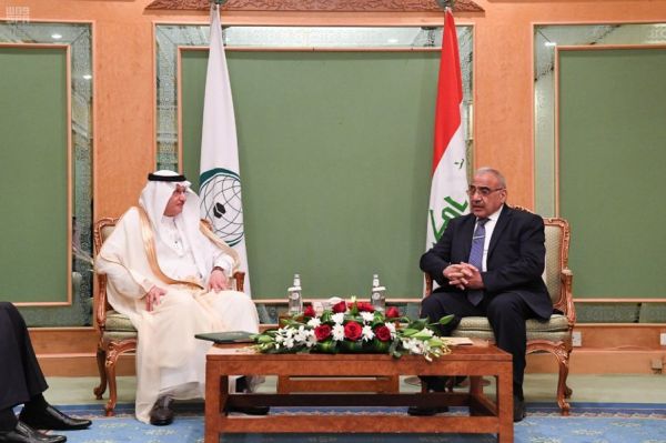 السفير الدخيل يقلد الصقير رتبته الجديدة