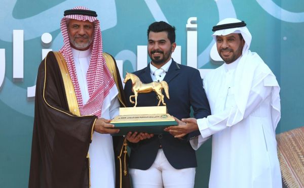 شغف القيادة يقود كبار السن لكلاسيكية بريدة