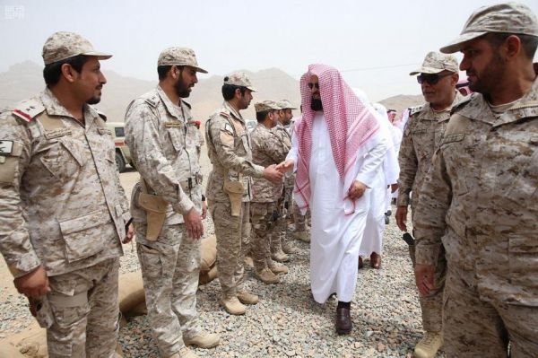 أمير منطقة جازان يلتقي مشايخ وأهالي فرسان