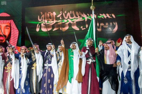 الأمير سعود بن عبدالله بن جلوي يحضر حفل تخريج طلاب وطالبات كلية الفارابي الأهلية