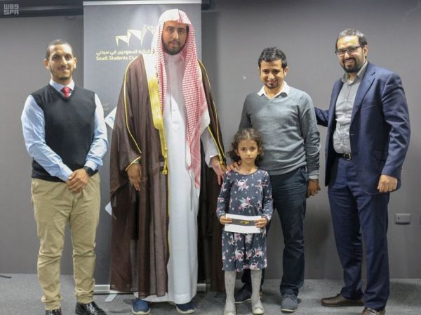 قادة العمل الكشفي بالمملكة ينافسون أبنائهم في خدمة المعتمرين