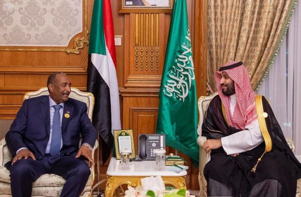 ولي العهد يلتقي رئيس جمهورية مصر العربية