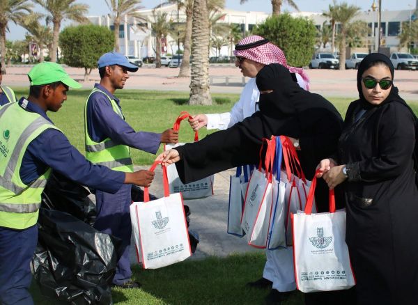 سوق الخناجر والجَنابي التاريخي بنجران يشهد إقبالا متزايدا من المتسوقين