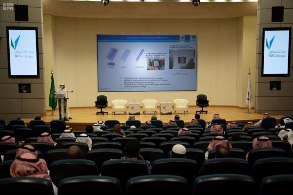 محافظ محايل يستقبل زوار المنطقة المتوجهين إلى مدينة أبها