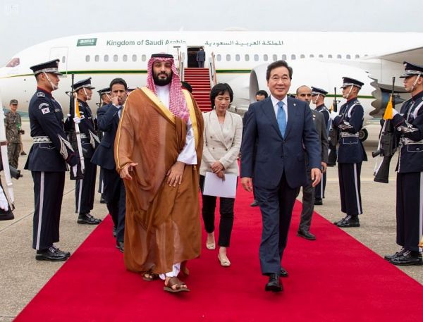 الأمير محمد بن ناصر يكرم حفظة كتاب الله بجمعية تحفيظ القران الكريم بجازان