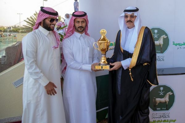 فرع وزارة العمل بتبوك ينظم برنامجاً توعوياً عن العنف الأسري