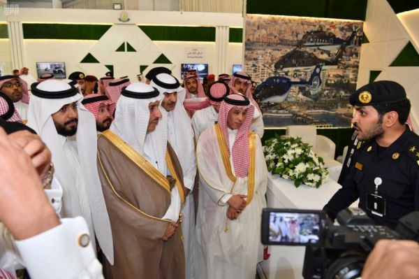 محافظ الهيئة العامة للجمارك يتفقد منفذ الوديعة ويلتقي وزير الاوقاف اليمني