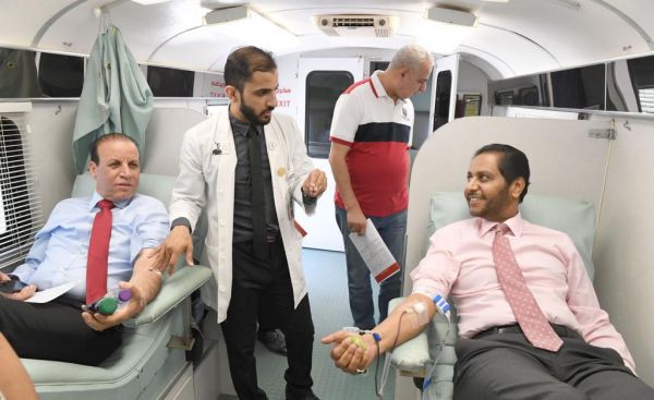 الأمير عبدالعزيز بن سعد يتسلم التقرير السنوي لمطاحن حائل
