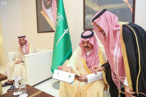 أبناء الأمير بندر بن عبدالعزيز يستقبلون المعزين في وفاة والدهم