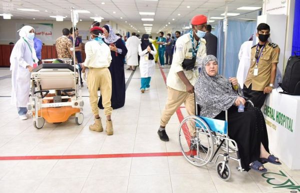 مدير الأمن العام يتفقد عدداً من المواقع بمشعر عرفات