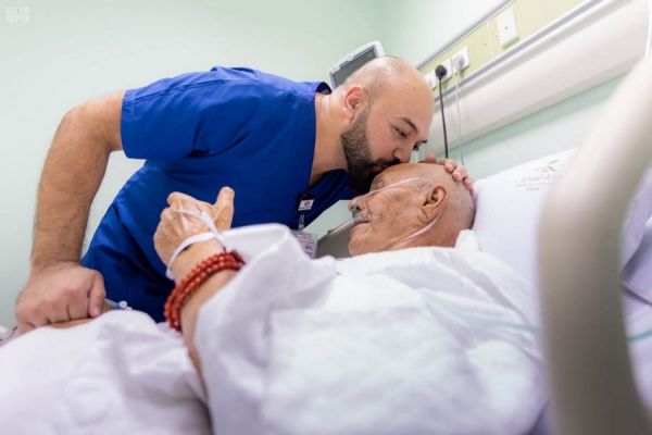 المدينة المنورة : الجهات الحكومية والخاصة تقدم خدماتها لضيوف الرحمن عقب أدائهم مناسك حج