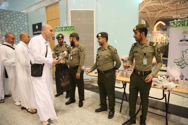 ضيوف خادم الحرمين الشريفين يزورون معرض القرآن الكريم