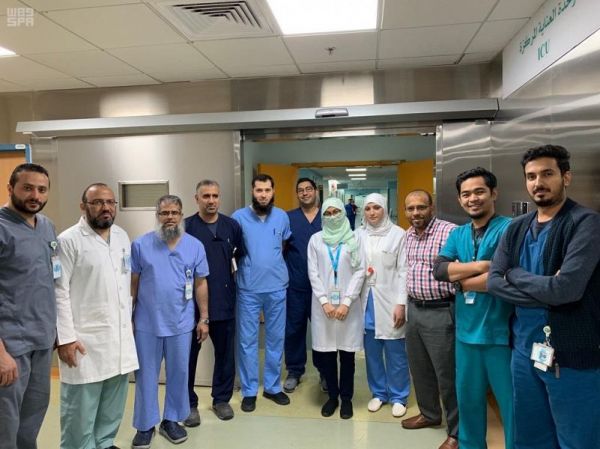 أمير منطقة الجوف يستقبل الأهالي والمسؤولين بالمنطقة