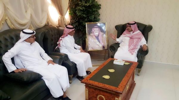 السفير السعودي لدى الاردن يزور رئيس الوزراء الأسبق معروف البخيت للمواساة