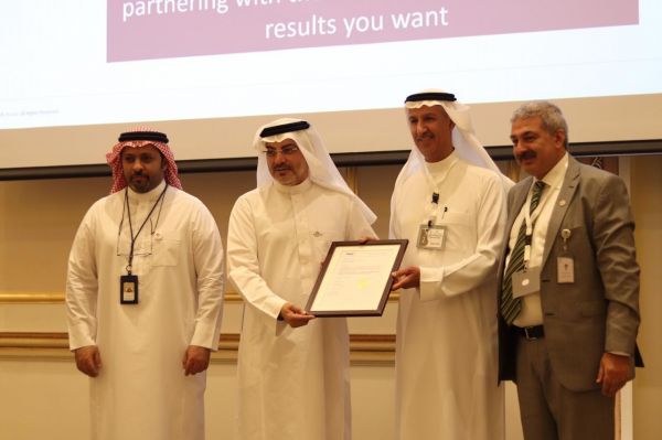 السفير السعودي لدى الاردن يقدم واجب العزاء بوفاة نقيب المعلمين