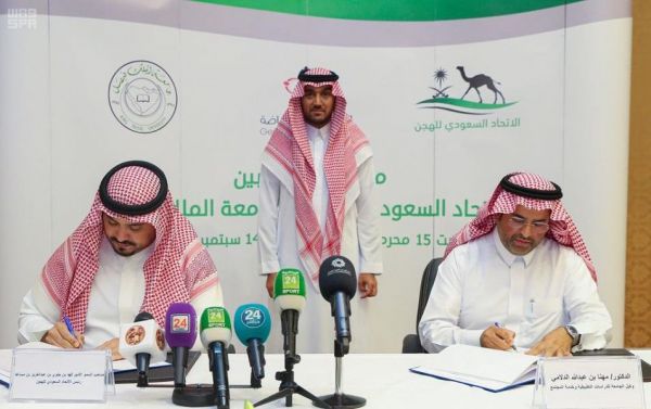 إزالة 2350 ملصقا دعائياً ورفع 550 حاجزاً بالخبر