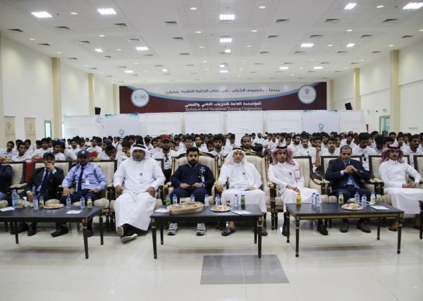 عيادات مركز الملك سلمان تقدم خدماتها للامهات والاطفال السوريين في مخيم الزعتري