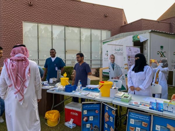 شابان ينقذان مسنًا وزوجته جرفهما سيل الشعراء