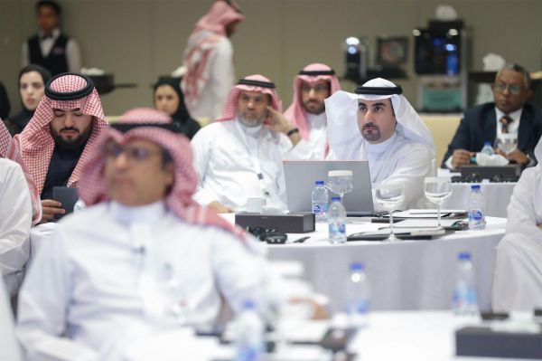 الأمير محمد بن عبدالرحمن يعزي في وفاة والدة الأمير سلطان بن عبدالله