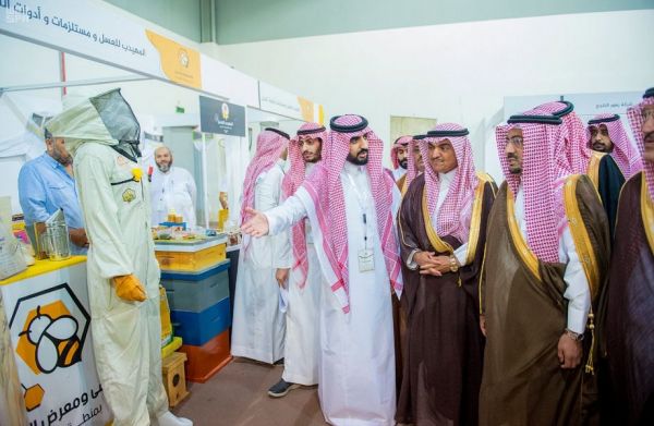 نائب أمير الرياض يعزي في وفاة سمو الأمير تركي بن عبدالله بن سعود