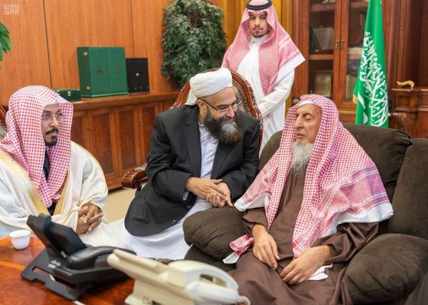 الأمير عبدالعزيز الفيصل يهنئ رئيس الاتحاد السعودي بتأهل المنتخب إلى نهائي خليجي 24