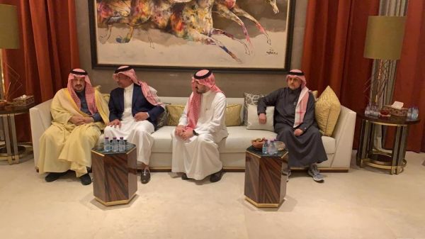 محافظ الداير يجتمع بمزارعي البن بالمحافظة