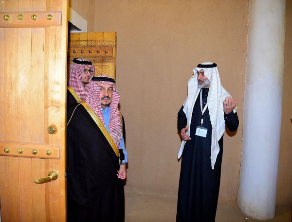 القبض على مواطن تباهى بحيازة الأسلحة واطلاق الأعيرة النارية بالرياض