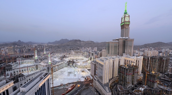 الدوسي يعود للوطن بعد رحلة علاجية