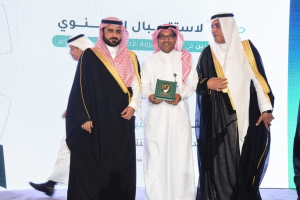 أمانة الشرقية تناقش رفع مستوى جودة تنفيذ حفريات المرافق العامة باستخدام المواد البديلة