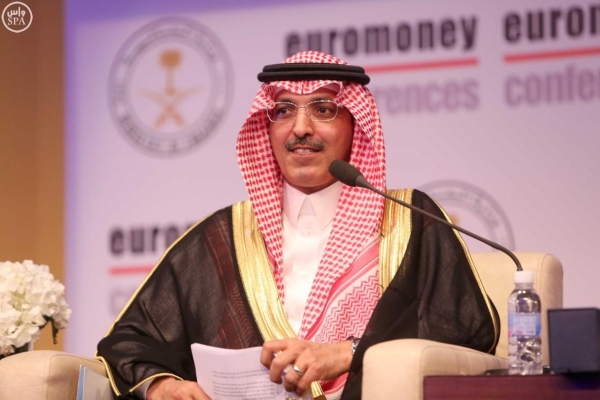 أمانة تبوك تواصل توعيتها ومراقبتها لسائقي التطبيقات الإلكترونية وتغلق إحدى المطاعم المخالفة
