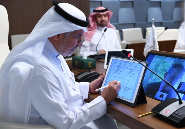 الوزير الفضلي يوقع اتفاقية مشروع الجبيل المرحلة الثالثة (أ)