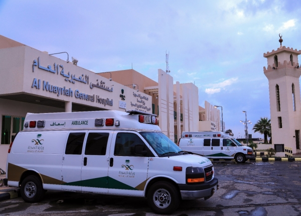 أمين الشرقية يكرم عدد من موظفي بلدية وسط الدمام المتميزين نظير جهودهم