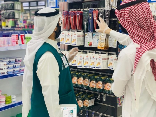 مطار الأمير سلطان بن عبدالعزيز الدولي يقترب من تركيب ثلاثة جسور جديدة للركاب