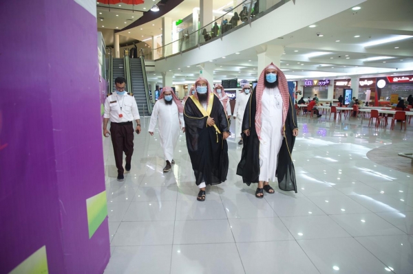 الشهراني يكرم المتميزين ببرنامج أداء الصحة بالرياض