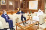 الفضلي يبحث مع وزير الزراعة اليمني سبل مكافحة الجراد الصحراوي في اليمن