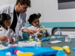 في مهرجان العودة إلى الرياض.. أطفال يمارسون الإسعافات الأولية ويتعرفون على الطب الجراحي