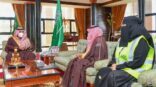 أمير تبوك يطلع على تقرير عن حملة شواطئنا نحميها